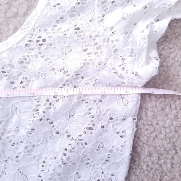 Floral White Lace Scoop Neck Peplum Shirt - Picture 5 of 8